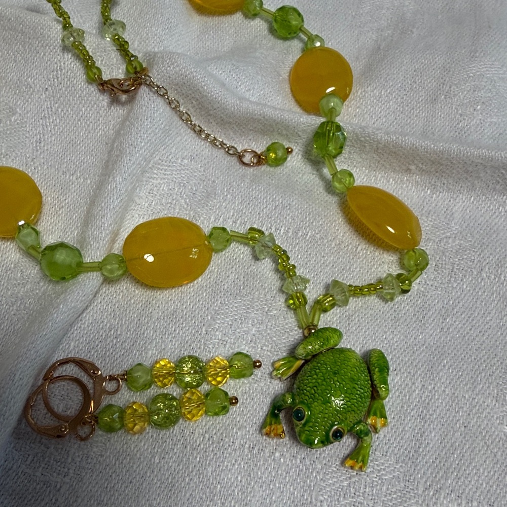 Vintage Green Frog Necklace & Earrings with Vintage Glass Yellow & Green Accents - Picture 4 of 6
